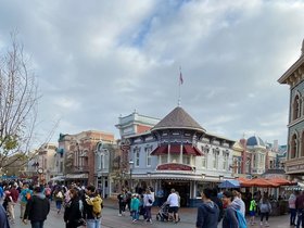 DisneyLand